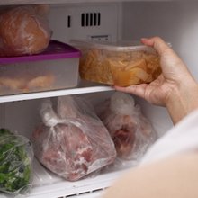 Πόσο καιρό μπορούν να διατηρηθούν με ασφάλεια τα τρόφιμα στην κατάψυξη;<p>Πηγή: <a target="_blank" href="https://www.iefimerida.gr">iefimerida.gr</a> - <a target="_blank" href="https://www.iefimerida.gr/ygeia/poia-trofima-den-mpainoyn-stin-katapsyxi-psyxi">Πόσο καιρό μπορούν να διατηρηθούν με ασφάλεια τα τρόφιμα στην κατάψυξη; 