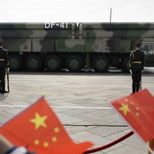 Κινεζικός βαλλιστικός πύραυλος DF-41, ικανός να φέρει πυρηνικές κεφαλές