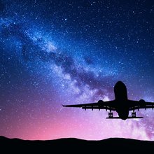 Στο αεροδρόμιο αυτό μπορεί κανείς να σηκώσει το κεφάλι από τον χώρο στάθμευσης και να ξεχωρίσει αστερισμούς, κάτι σπάνιο για υποδομή που εξυπηρετεί επιβατικές πτήσεις / JACKSON HALL AIRPORT