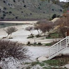 H λίμνη Κούρνα με λίγο νερό