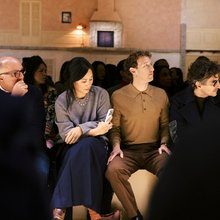 Μαρκ Ζούκερμπεργκ και Πρισίλα Τσαν στην επίδειξη του οίκου Prada στο Μιλάνο