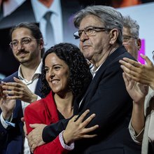 Ο Ζαν-Λικ Μελανσόν, επικεφαλής της Ανυπότακτης Γαλλίας, με συντρόφους του