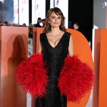 Πενέλοπε Κρουζ: Με Chanel δημιουργία έκλεψε τις εντυπώσεις στην πρεμιέρα της νέας της ταινίας στο Λονδίνο