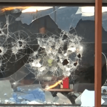 Η επιχείρηση που πραγματοποίησε φθορές ο Ρουβίκωνας νομίζοντας ότι είναι τα γραφεία της «Βιολάντα»