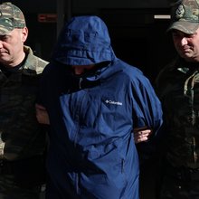 Ο σμήναρχος ενώ αποχωρεί από το Αεροδικείο