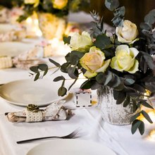 Αντίο τραπεζομάντηλα και σουπλά: Αυτό το μίνιμαλ αξεσουάρ κατακτά τα τραπέζια το 2026