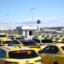 Απεργοί οδηγοί ταξί στο αεροδρόμιο 