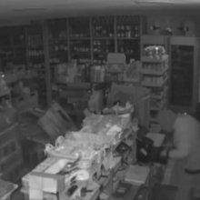 Διαρρήκτης εισέβαλε σε κατάστημα στη Θεσσαλονίκη 