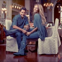 Η Αντριάνα Σκλεναρίκοβα με τον εν διαστάσει σύζυγό της