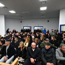 Η αίθουσα στη δίκη για τα Τέμπη