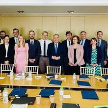 Ο Ακης Σκέρτσος με τους εργαζομένους για τα προγράματα του Ταμείου Ανάκαμψης