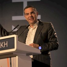 Ο Αλέξης Τσίπρας κατά την παρουσίαση του βιβλίου του