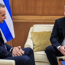 Συνάντηση Κυριάκου Μητσοτάκη με Νίκο Ανδρουλάκη 