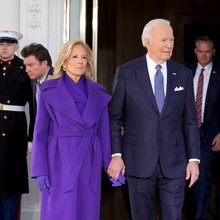 Ο Πρόεδρος Τζο Μπάιντεν και η πρώτη κυρία Τζιλ Μπάιντεν αποχωρούν από τον Λευκό Οίκο,  Δευτέρα 20 Ιανουαρίου 2025, Ουάσιγκτον – Φωτ: ΑΡ