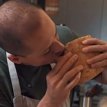 Ο Τσιτσαρίτο σε ρόλο food blogger