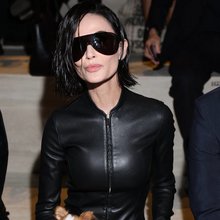 H Ντέμι Μουρ στην επίδειξη της Gucci στο Μιλάνο