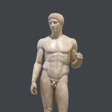 Το άγαλμα του Δορυφόρου. Ρωμαϊκό μαρμάρινο αντίγραφο του κλασικού ελληνικού αγάλματος 