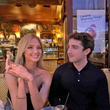 Ο γιος του Φρανσουά Ανρί Πινό με την σύντροφό του