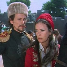 Πέτρος Φυσσούν και Τζένη Καρέζη στην ταινία «Μαντώ Μαυρογένους» 