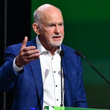 Ο Γιώργος Παπανδρέου στην ομιλία του στο συνέδριο του ΠΑΣΟΚ