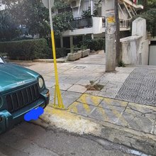 Οδηγός τζιπ τρώει κλήση για λίγα εκατοστά και γίνεται viral -Το παρκάρισμα που δίχασε το ελληνικό internet