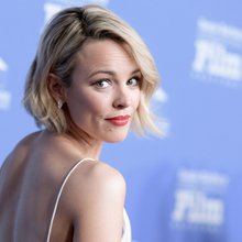 Το μήκος μαλλιών που χαρίζει πιο νεανική όψη, σύμφωνα με expert