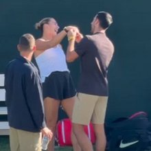 Ο Τζόκοβιτς τσέκαρε το μονόπετρο της Σαμπαλένκα