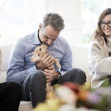 Συνάντηση με επαναπατρισθέντα κατοικίδια και ιδιoκτήτες από Μέση Ανατολή