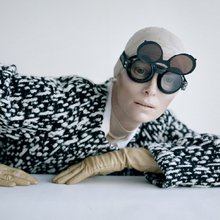 Η ηθοποιός, εικαστικός και fashion icon Τίλντα Σουίντον