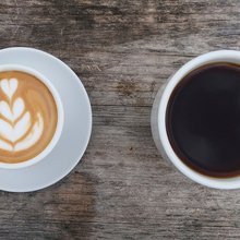 Ο καφές με καφεΐνη όσο και ο ντεκαφεϊνέ αλληλεπιδρούν με τη μικροβιοχλωρίδα, τον μεταβολισμό και τη συναισθηματική ευεξία / ΑLAMY