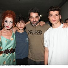 Μυρτώ Αλικάκη, Γιώργος, Πέτρος και Δημήτρης Λαγούτης