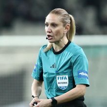 Η Ελένη Αντωνίου