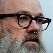 Ο τραγουδιστής των REM, Μάικλ Στράιπ, (Michael Stipe)