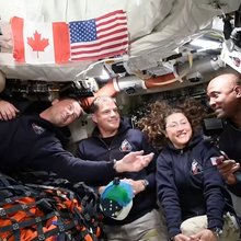 Οι 4 αστροναύτες της ιστορικής αποστολής Artemis ii, σε τροχιά γύρω από τη Σελήνη -  (NASA via AP)