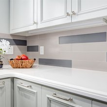 Η απομάκρυνση της περιττής ακαταστασίας από τους πάγκους βελτιώνει άμεσα τη λειτουργικότητα της κουζίνας και δημιουργεί έναν πιο ήρεμο και ευχάριστο χώρο / ΙSTOCK