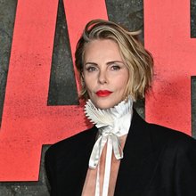 Η Σαρλίζ Θερόν στην πρεμιέρα της νέας της ταινίας 