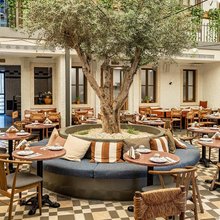 Το εστιατόριο Cinapos στο Θησείο 