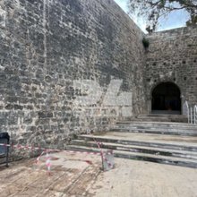 Ηράκλειο: Διασωληνωμένος άνδρας που έπεσε από τα τείχη