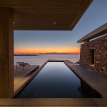 πισίνα θέα θάλασσα σπίτι ηλιοβασίλεμα Αιγαίο Αντίπαρος