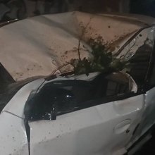 Κακοκαιρία Erminio: Δέντρο ισοπέδωσε αυτοκίνητο στην Ηλιούπολη