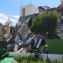 τα συντρίμμια της πολυκατοικίας στην Κύπρο