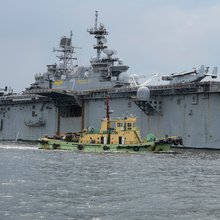 Το αμερικανικό ελικοπτεροφόρο LHA-7 και αμφίβιο πλοίο εφόδου, γνωστό ως USS Tripoli