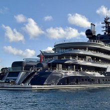 Η θαλαμηγός του Ουκρανού Αχμέτοφ 