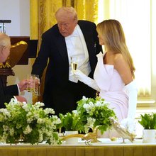 Μελανια Τραμπ Ντόνλντ Τραμπ χέρια