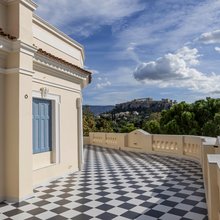 Το νεοκλασικό κτήριο της οδού Ερμού 134-136 είναι το νέο Σπίτι του Βιβλίου