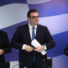 Συνέντευξη τύπου από τον υπουργό Εθνικής Οικονομίας και Οικονομικών Κυριάκο Πιερρακάκη, τους υφυπουργούς Θάνο Πετραλιά και Γιώργο Κώτσηρα