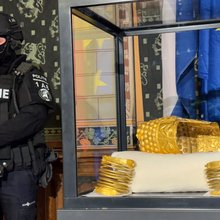 χρυσό αρχαίο κράνος