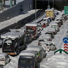Οχήματα που εγκλωβίστηκαν στην Αττική Οδό