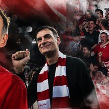 Φωτογραφική σύνθεση του Γιώργου Μπαρτζώκα με το κασκόλ του Ολυμπιακού και τους πανηγυρισμούς του στον τελικό του Conference League