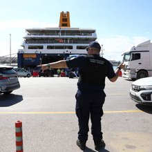 Κίνηση στο λιμάνι του Πειραιά